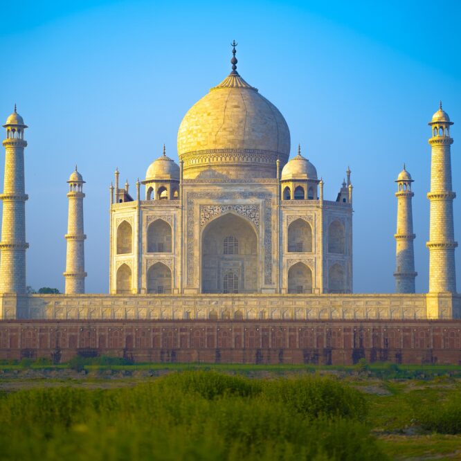 Short Essay On Taj Mahal